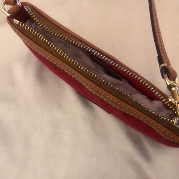 Dooney & Bourke Red Tartan & Brown Leather Trim ZA Wristlet NWT - Picture 15 of 16